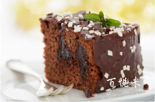 想要找一款雞尾酒來搭配巧克力蛋糕嗎?那你需要一杯泥石流